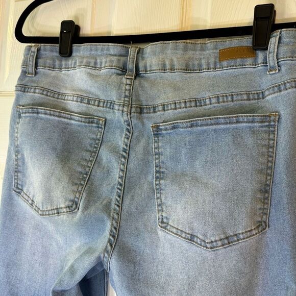 BLEU Women's 14W Light Wash Stretch Crop Jeans Pull-On Style Comfort Fit - Picture 5 of 9